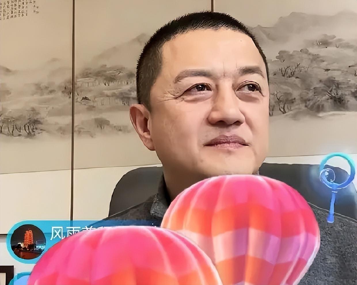 星空体育官方网站-李亚鹏接不住泼天流量,首场直播卖茶叶和紫砂壶,快急死网友了